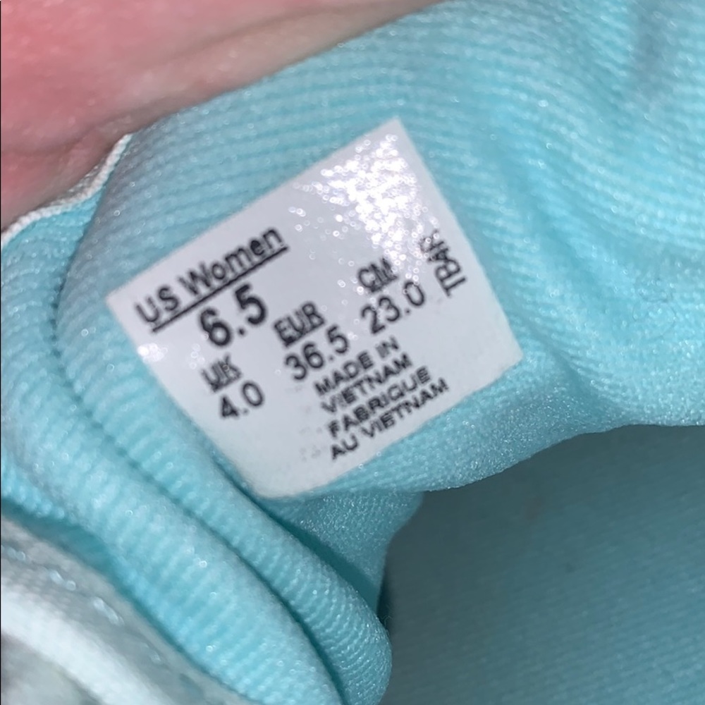 Vans - Picture 4 of 6